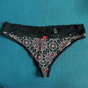 Torrid Black Lace Technicolor Medallion Thong Panties Underwear NWT 4X